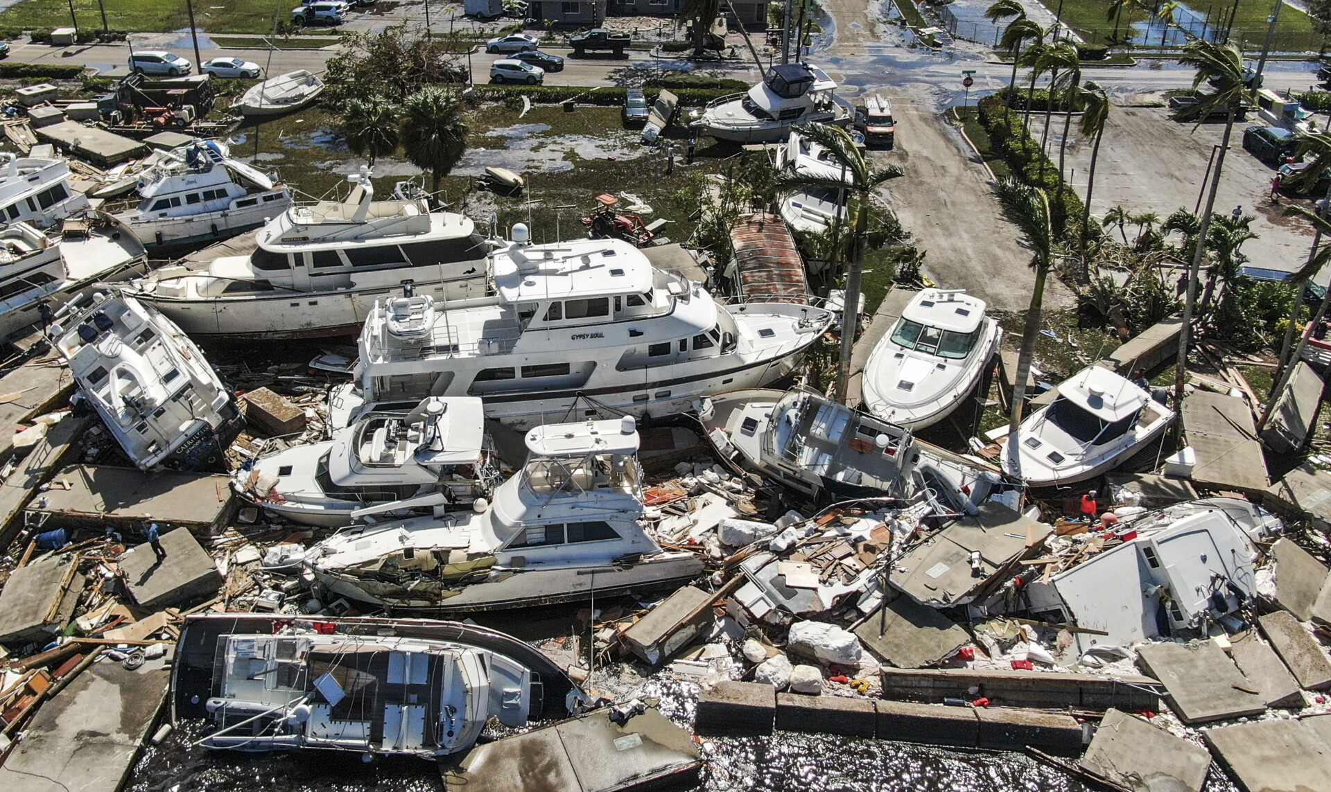 Καταστροφές στη Φλόριντα από τον κυκλώνα Ίαν © EPA/TANNEN MAURY