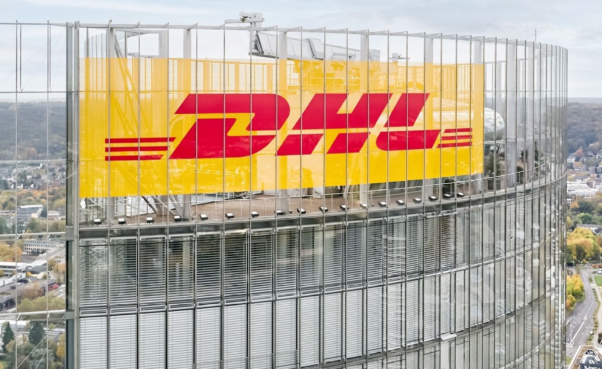 DHL©Facebook.com/DHLexpress/