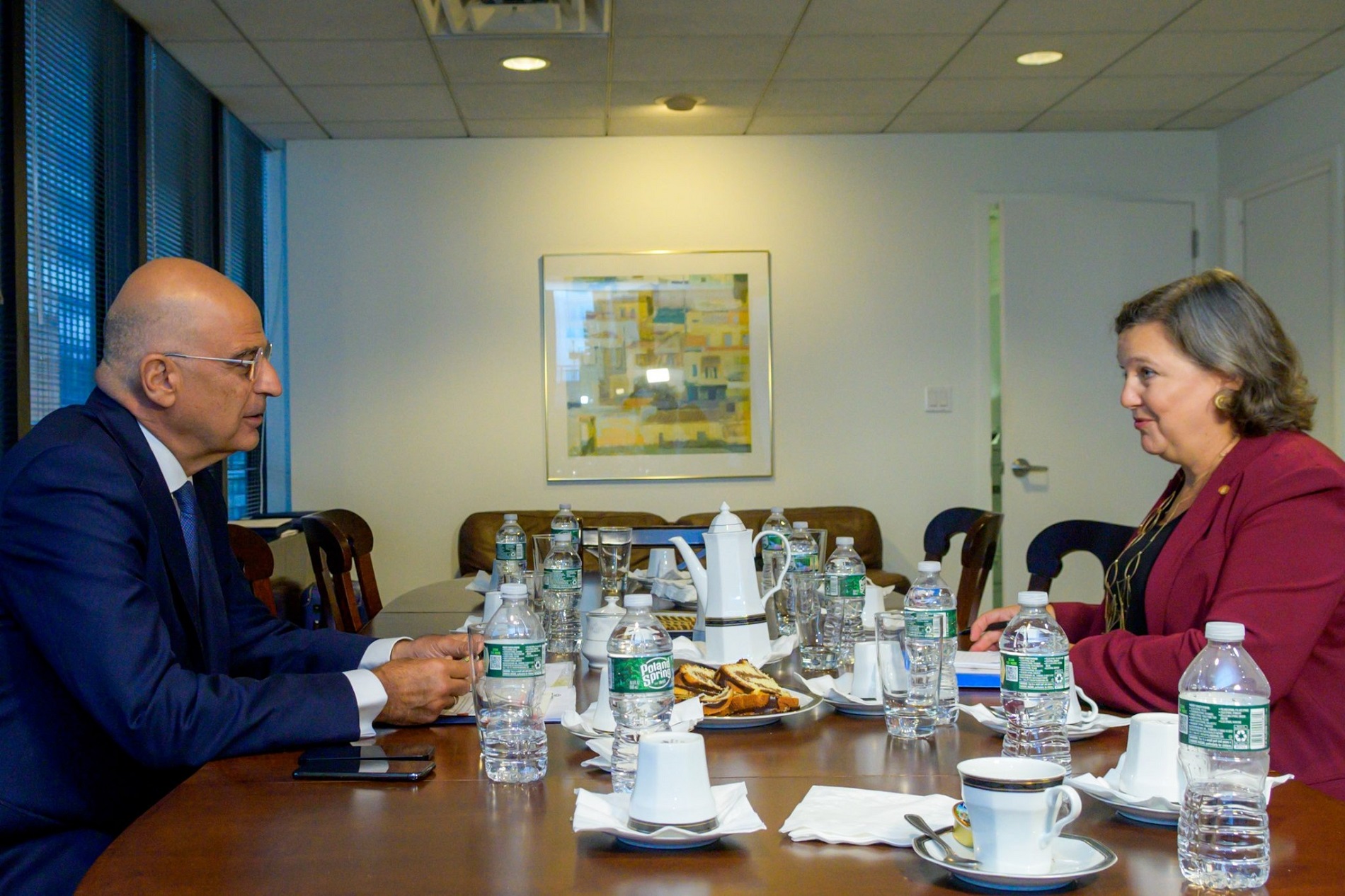 Ο Νίκος Δένδιας με την υφυπουργό Εξωτερικών των ΗΠΑ, Βικτόρια Νούλαντ ©twitter