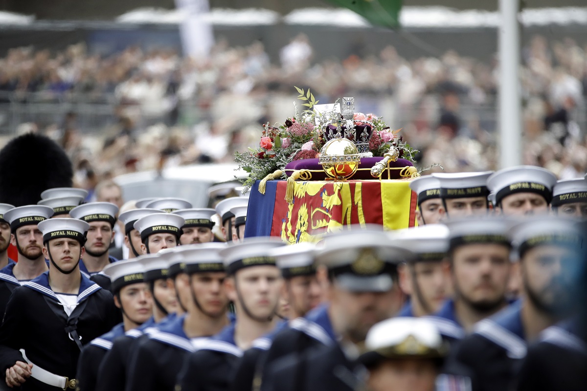 © EPA/OLIVIER HOSLET