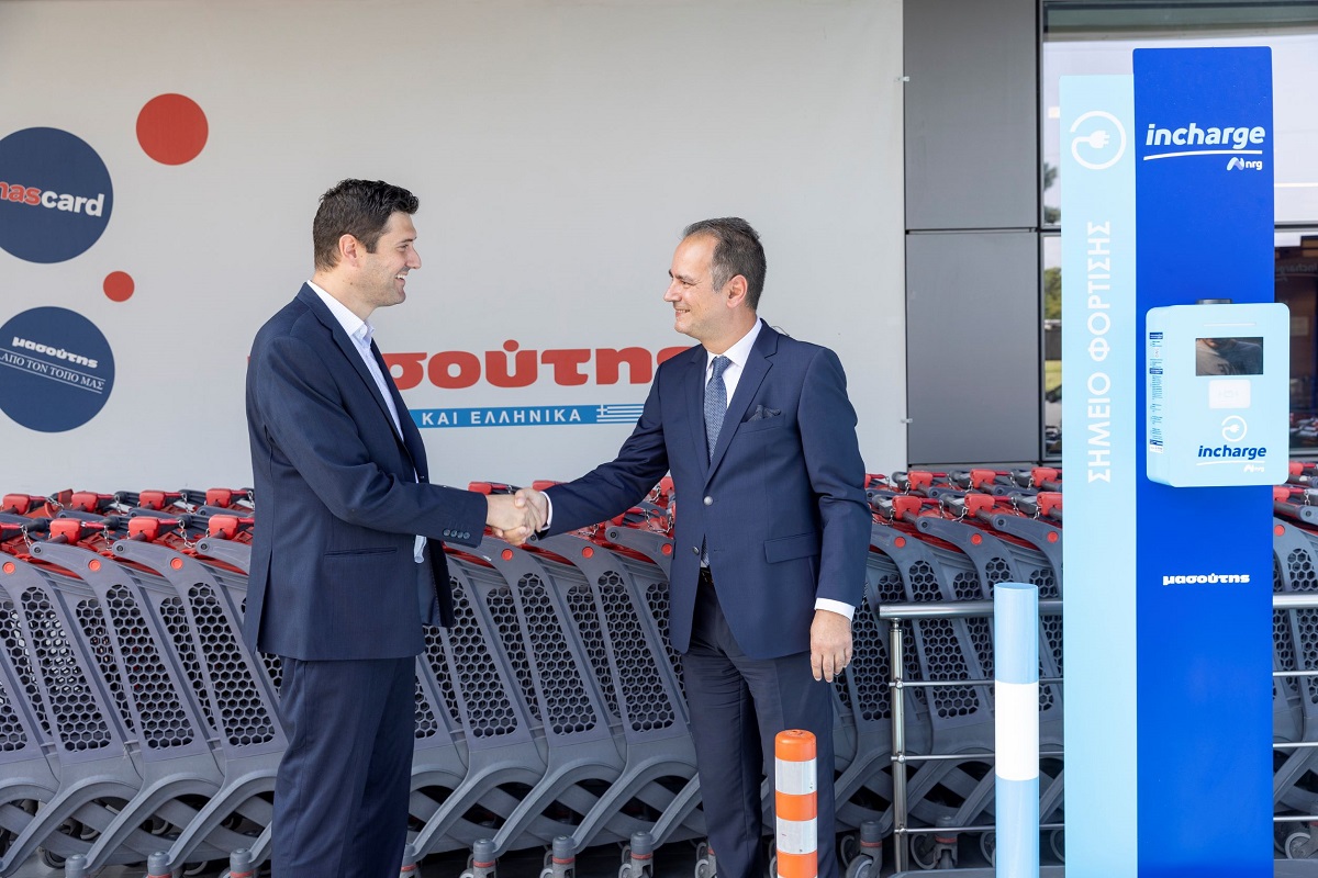 Συνεργασία nrg και Μασούτης για 150 θέσεις φόρτισης οχημάτων