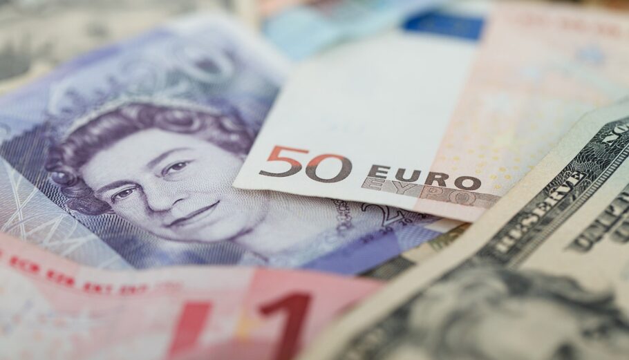 Στερλίνα, δολάρια, ευρώ © Pixabay