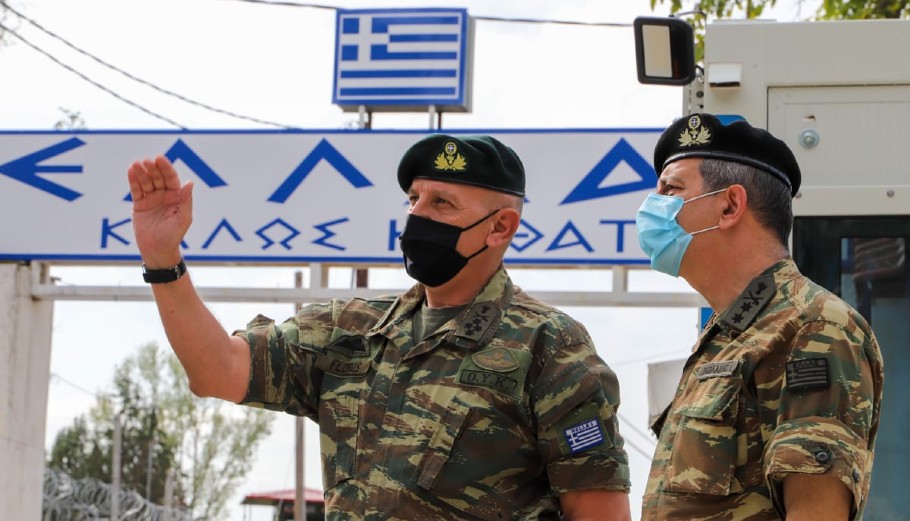 Ο αρχηγός ΓΕΕΘΑ στον Έβρο, τα σοβιετικά BMR1 στην Ουκρανία και το… θαύμα με τα μαχητικά Φάντομ