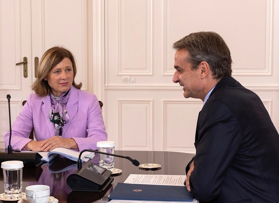 Τετ α τετ Μητσοτάκη με Γιούροβα – Στο επίκεντρο η Ουκρανία