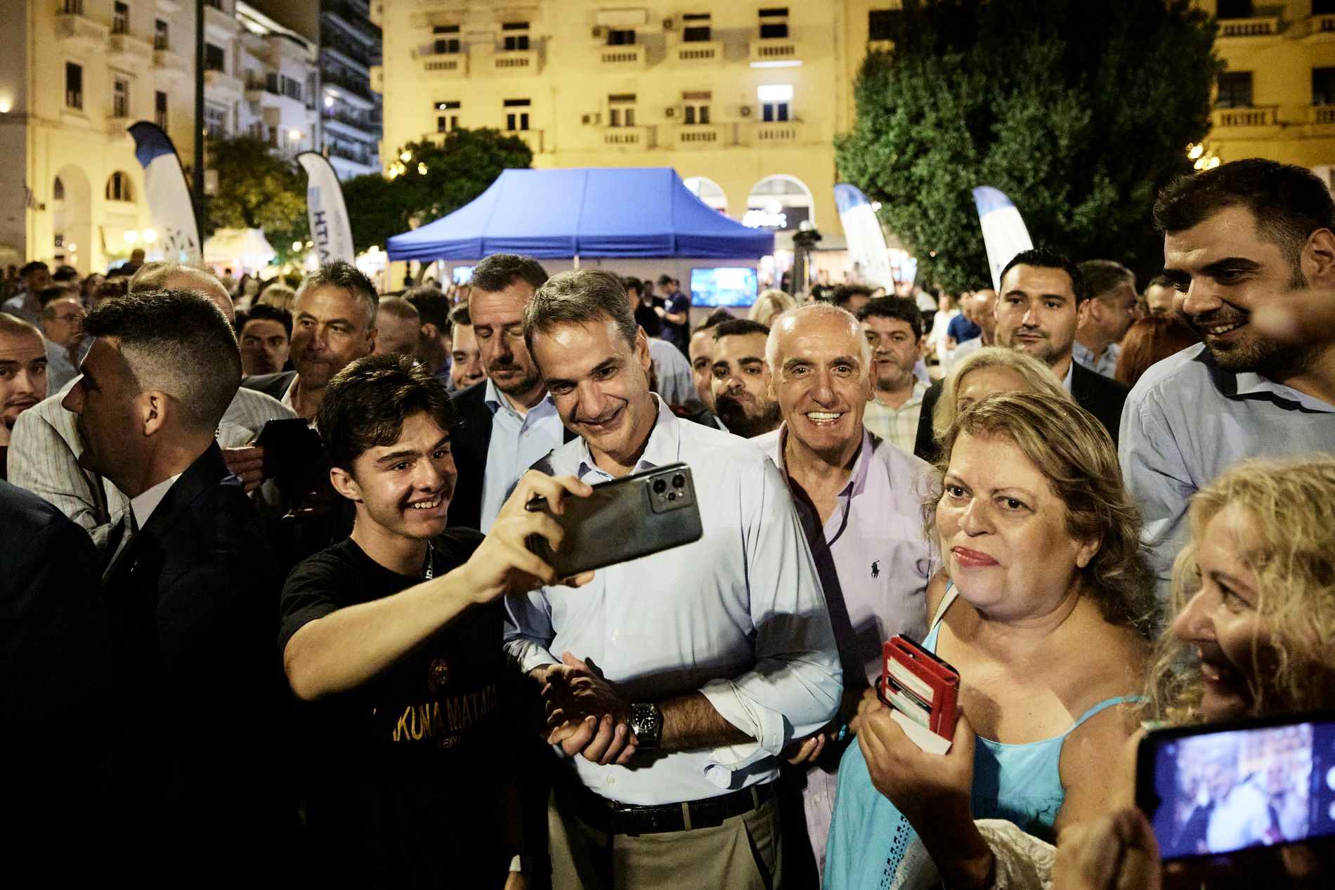 Ο Κυρ. Μητσοτάκης στην πλατεία Αριστοτέλους ©Eurokinissi
