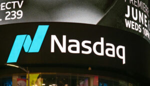 Wall Street: Ισχυρές πιέσεις στην τεχνολογία με βουτιά 2,6% για Nasdaq