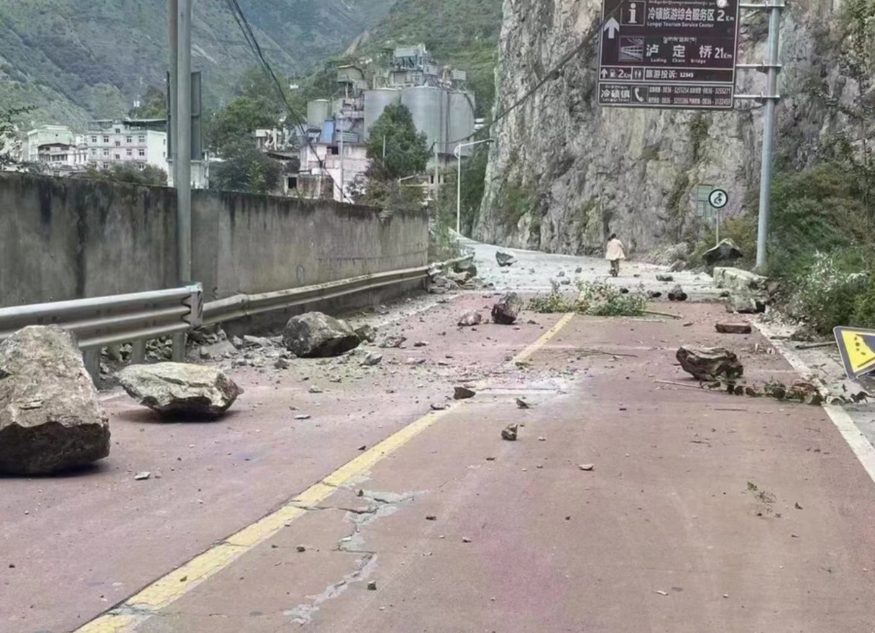 Κίνα: Τουλάχιστον 65 νεκροί από τον ισχυρό σεισμό στη Σετσουάν