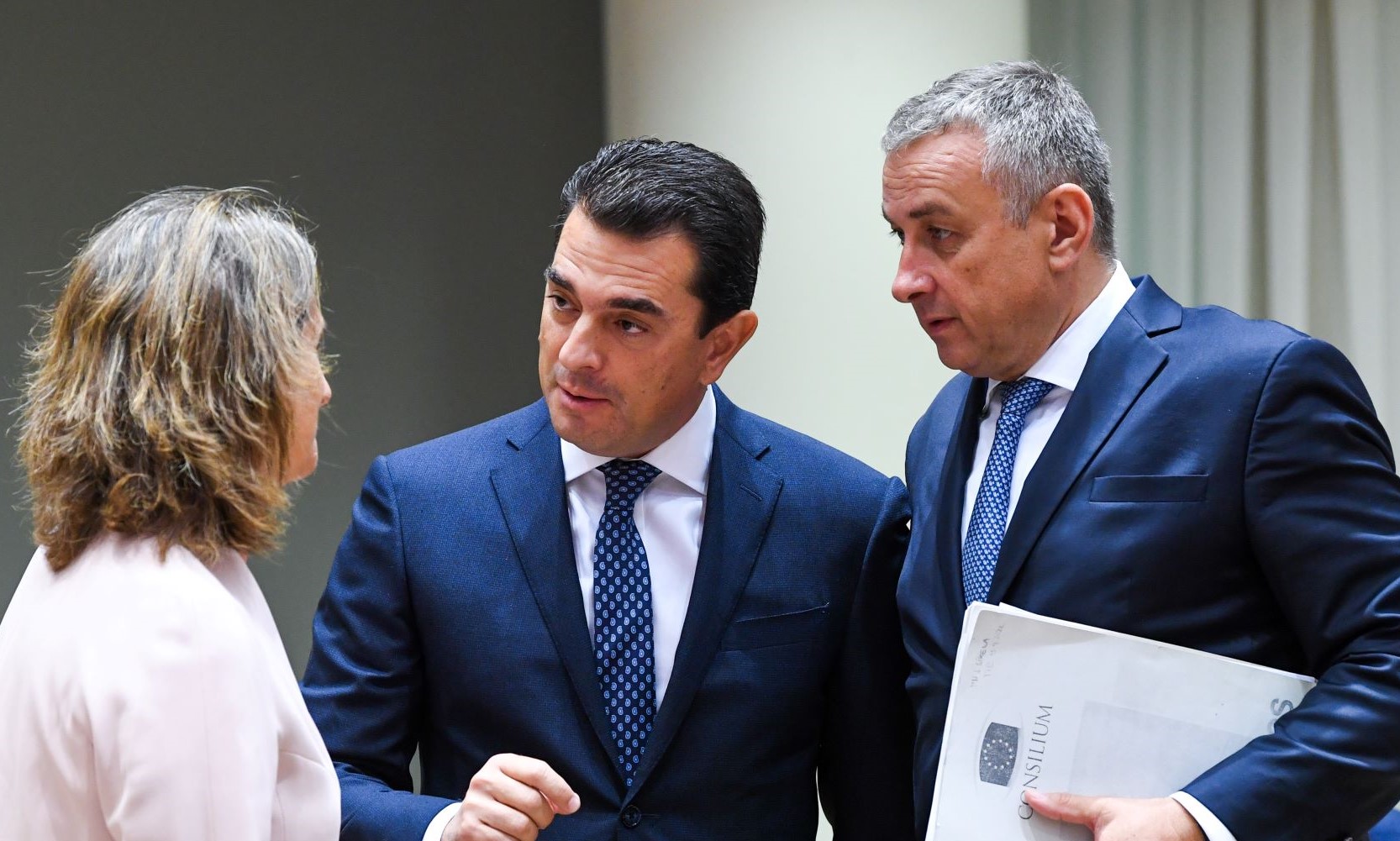 Πόκερ για το πλαφόν στο αέριο: Η κλειστή σύσκεψη Σκρέκα και τα 188 ευρώ