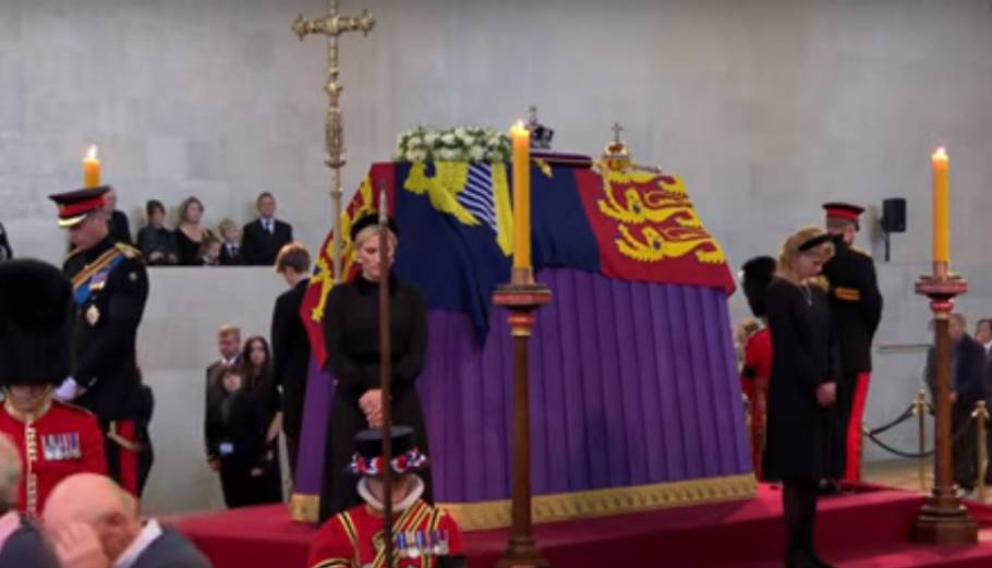 Ελισάβετ: Αγρυπνία από τον Ουίλιαμ, τον Χάρι και τα άλλα εγγόνια της
