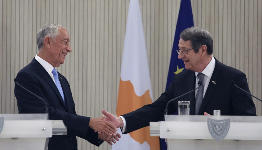 Ο πρόεδρος της Κυπριακής Δημοκρατίας, Νίκος Αναστασιάδης με τον πρόεδρο της Πορτογαλίας, Μαρσέλο Ρεμπέλο Ντε Σόουζα © EPA/YIANNIS KOURTOGLOU / POOL