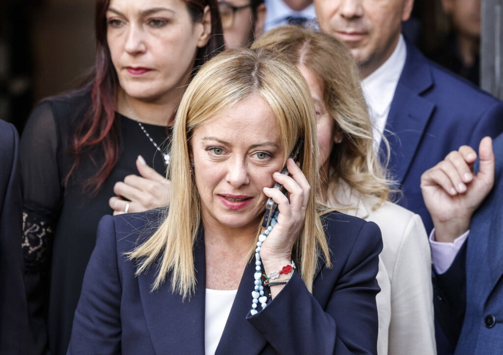 Μελόνι: Δεν με φοβίζουν οι μη δημοφιλείς επιλογές