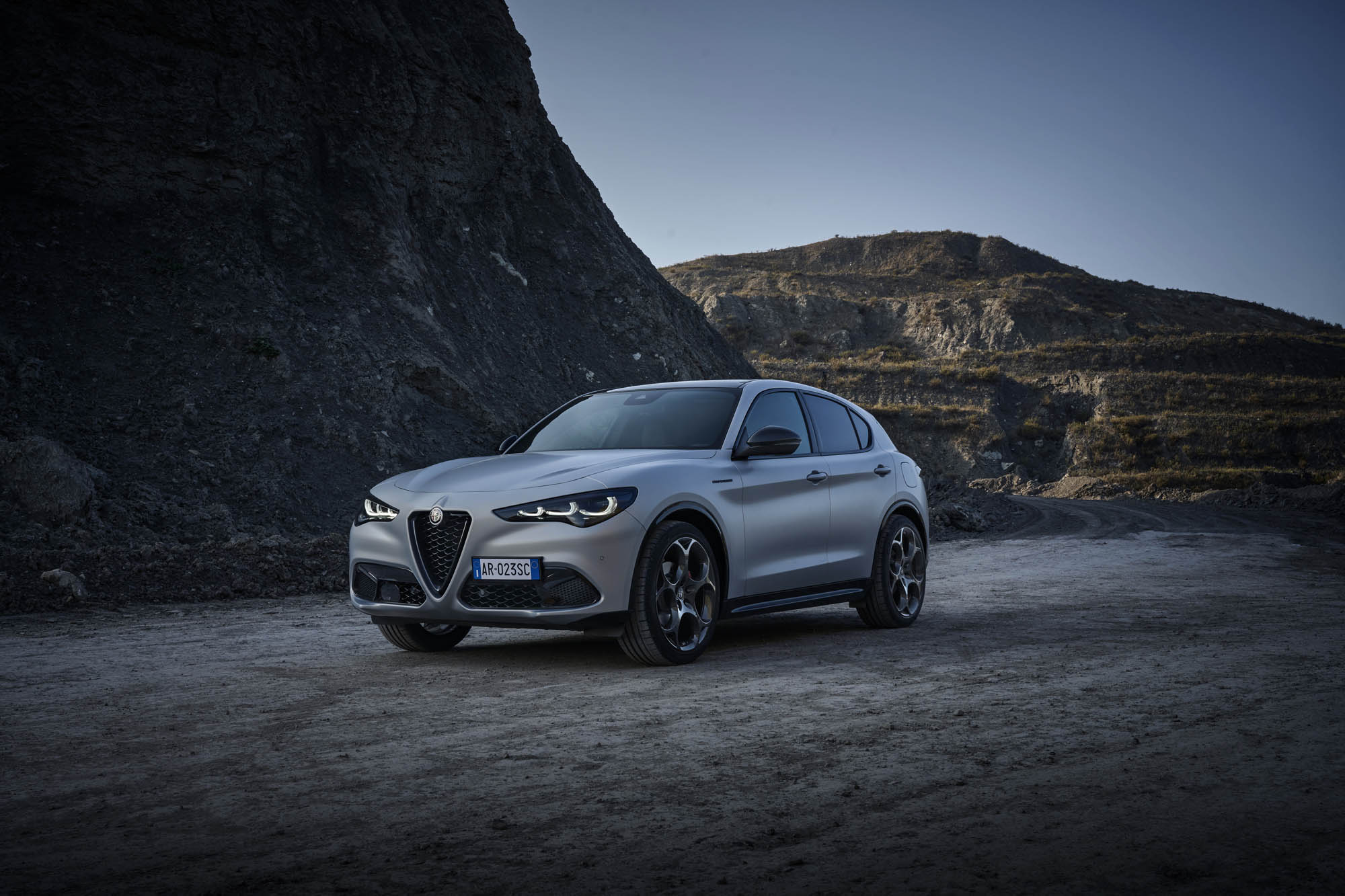 Η Alfa Romeo παρουσιάζει τις νέες Giulia και Stelvio