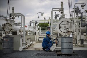 Η Σαουδική Αραβία έκλεισε τον αγωγό πετρελαίου που μεταφέρει έως το 5% της παγκόσμιας προσφοράς