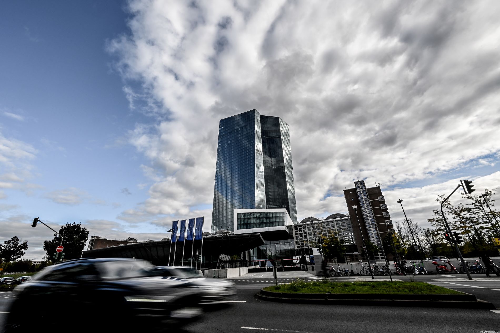 Το κτίριο της ΕΚΤ στη Φρανκφούρτη ©EPA/SASCHA STEINBACH