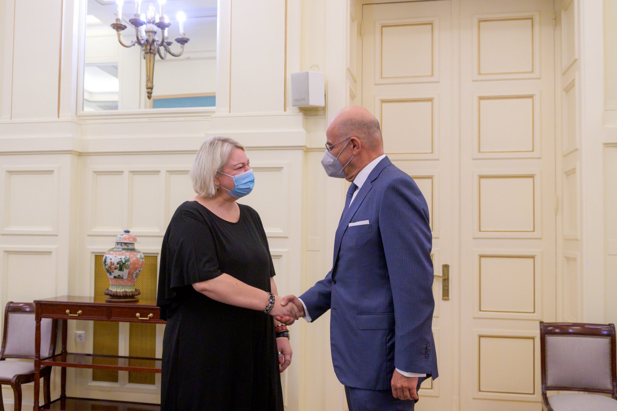 Δένδιας: Συνάντηση με την πρέσβη της Λιθουανίας