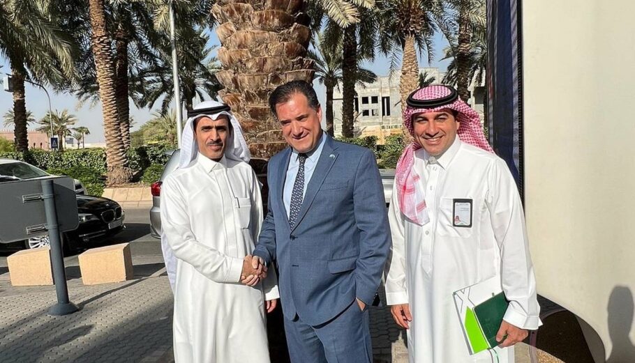 Ο υπουργός Ανάπτυξης, Άδωνις Γεωργιάδης κατά την επίσκεψή του στη Σαουδική Αραβία © twitter