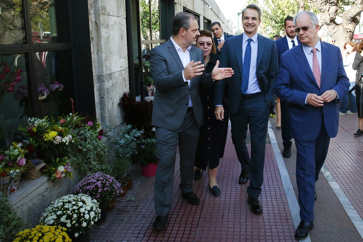 Το μήνυμα Μητσοτάκη για τα εγκαίνια λουλουδάδικων της Βουλής