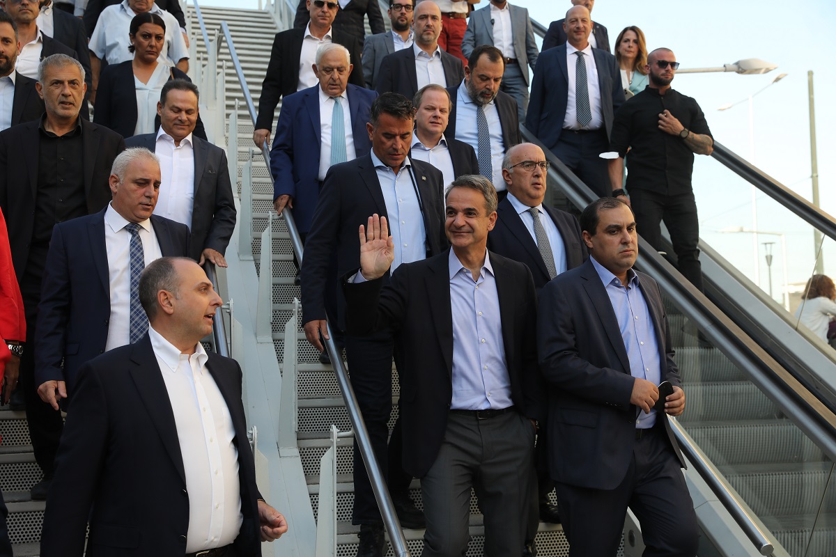 Ο πρωθυπουργός Κυριάκος Μητσοτάκης (Κ) παρευρίσκεται στην τελετή εγκαινίων των νέων σταθμών της Γραμμής 3 του Μετρό στον Πειραιά @ΑΠΕ-ΜΠΕ/ΓΙΩΡΓΟΣ ΒΙΤΣΑΡΑΣ