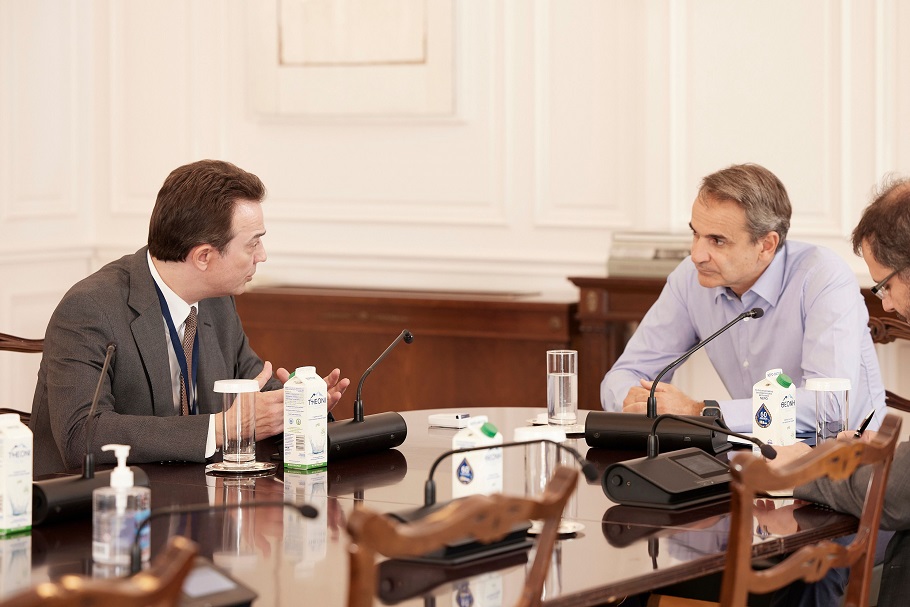 O Κυριάκος Μητσοτάκης συναντήθηκε με τον Arturo Aizpiri, τον διευθύνοντα σύμβουλο της εταιρείας Enagás © Γραφείο Τύπου του πρωθυπουργού