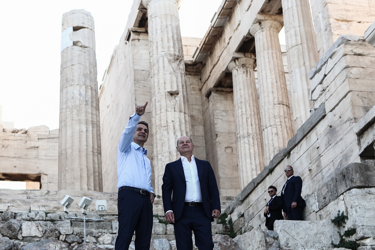 Στην Ακρόπολη Κυριάκος Μητσοτάκης και Όλαφ Σολτς