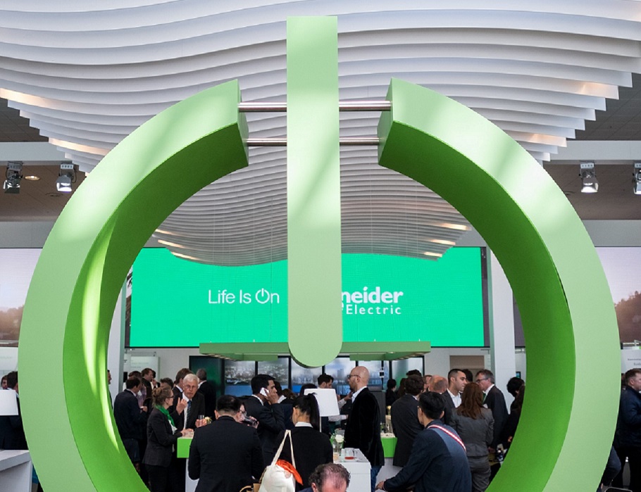 Το logo της Schneider Electric © EPA/OLE SPATA