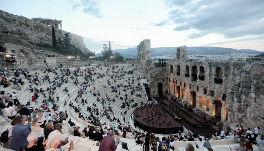 ΔΥΠΑ: Αναρτήθηκαν οι προσωρινοί πίνακες για τις επιταγές θεάτρου