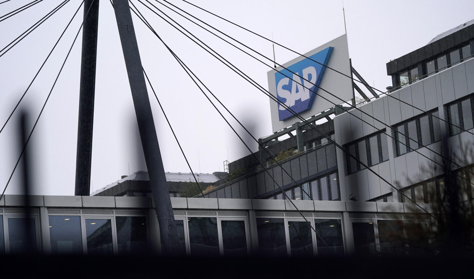 SAP: Τσεκούρι σε 3.000 θέσεις εργασίας