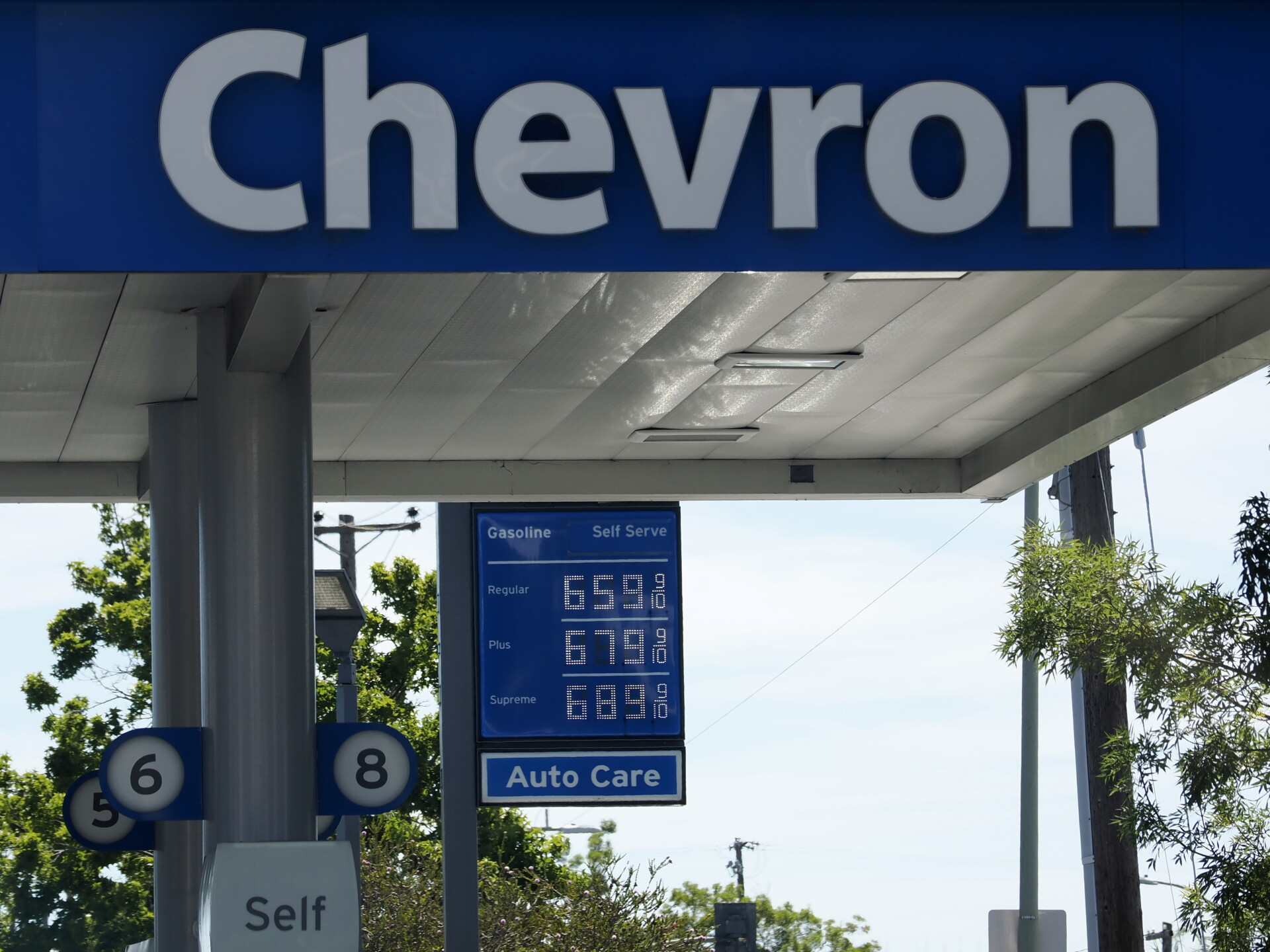 Chevron © EPA/JOHN G. MABANGLO