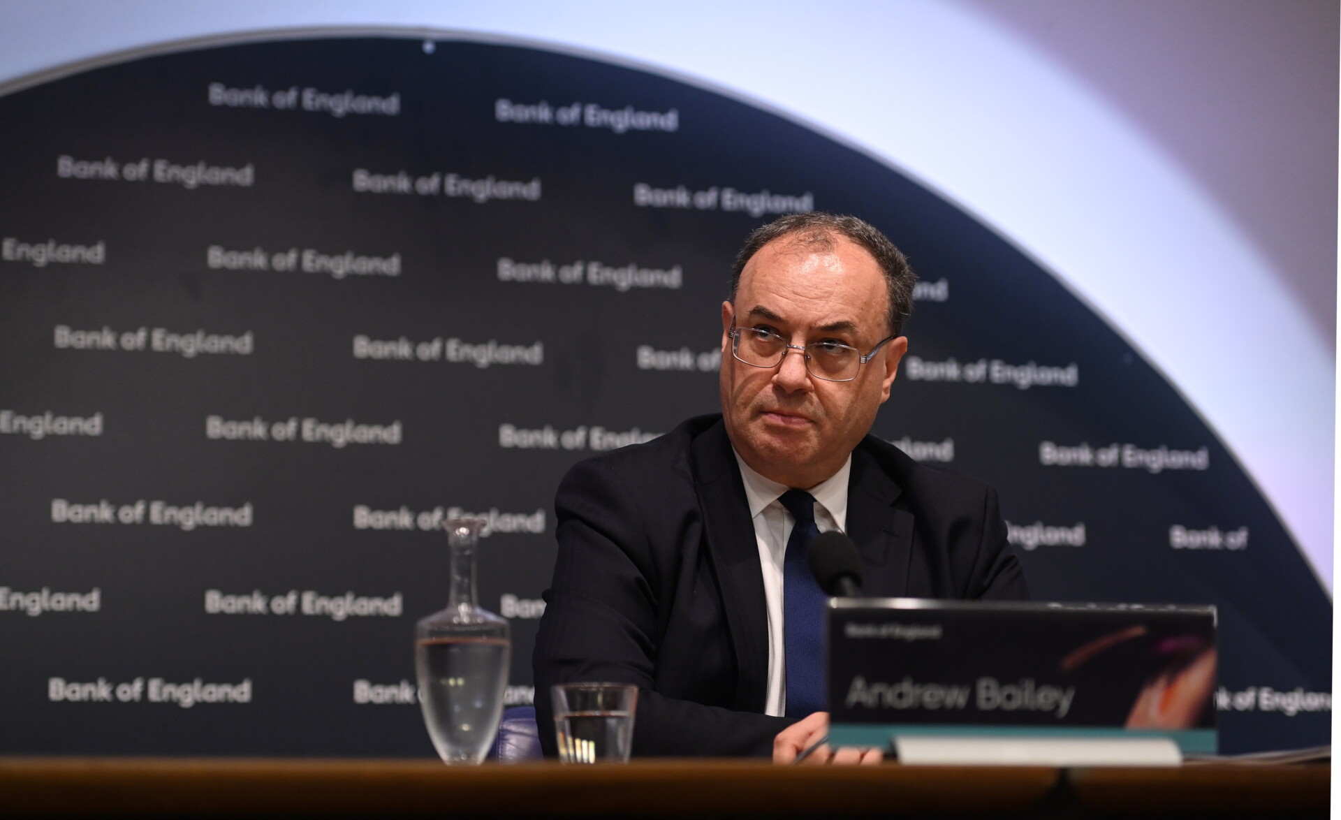 BOE: Σχέδιο stress test για δεκάδες τράπεζες στη Βρετανία