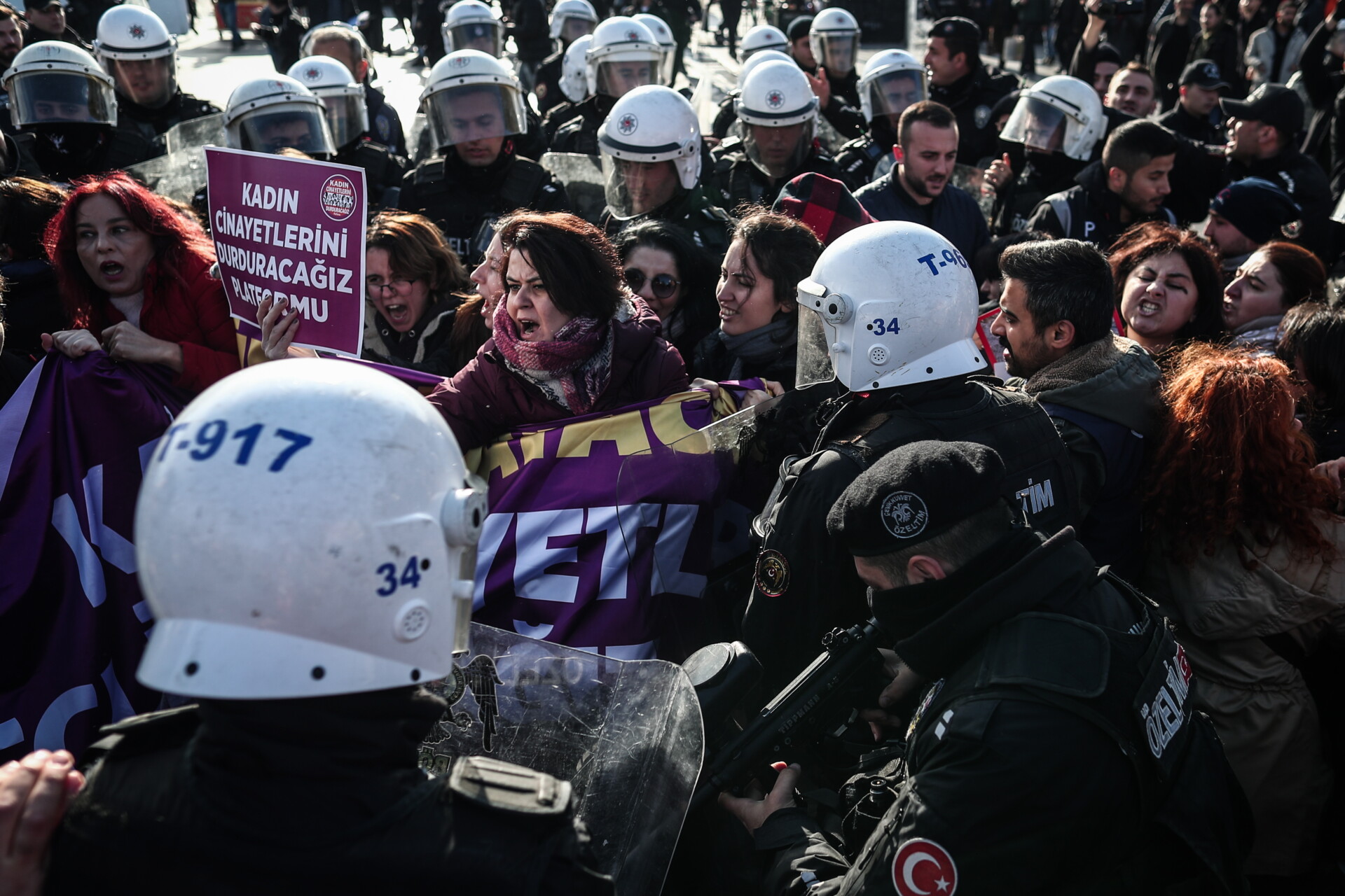 Τουρκία: Πολυάριθμες συλλήψεις σε διαδήλωση κατά της βίας στις γυναίκες