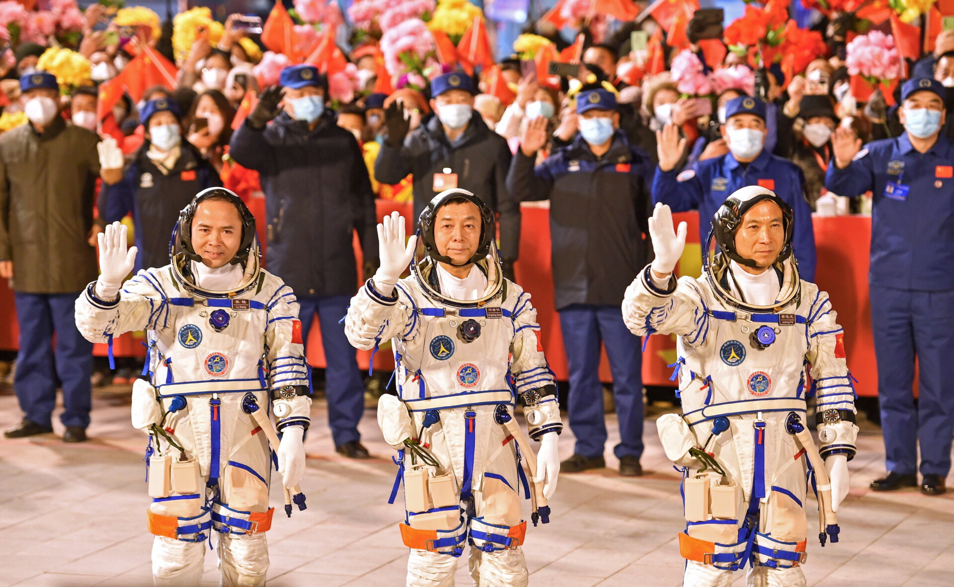 Κίνα: Εκτοξεύθηκε το διαστημόπλοιο Shenzhou-15 με τριμελές πλήρωμα