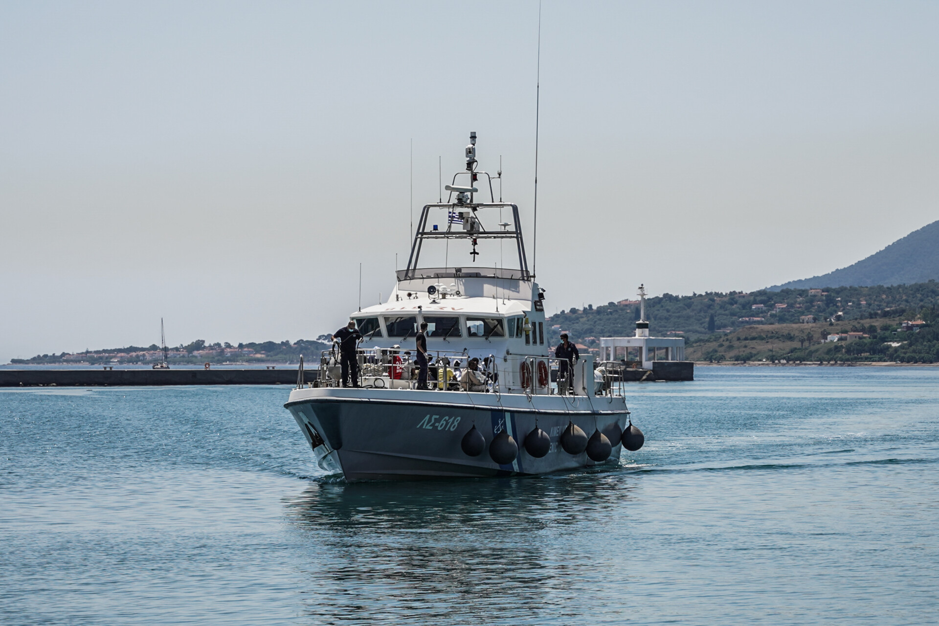 Σάμος: Εντοπίστηκε λέμβος με 47 μετανάστες, μία νεκρή