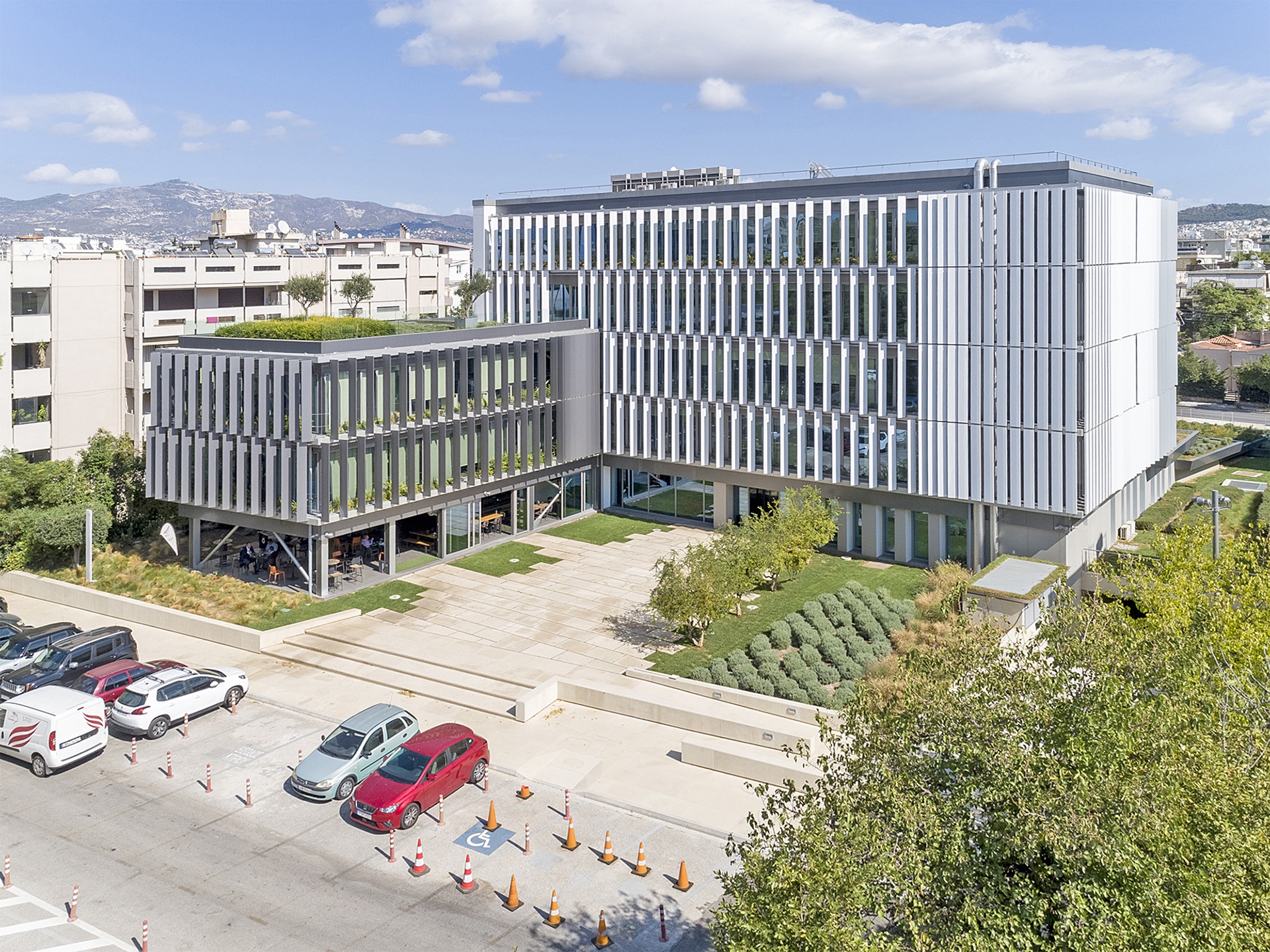 Noval Property: Απέκτησε δύο ακίνητα στο Μαρούσι