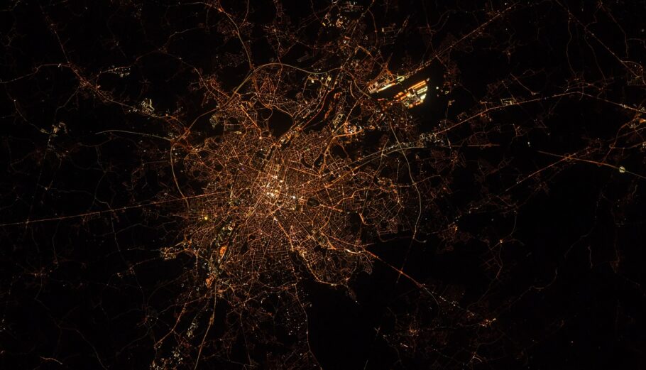 Οι Βρυξέλλες τη νύχτα από ψηλά © twitter
