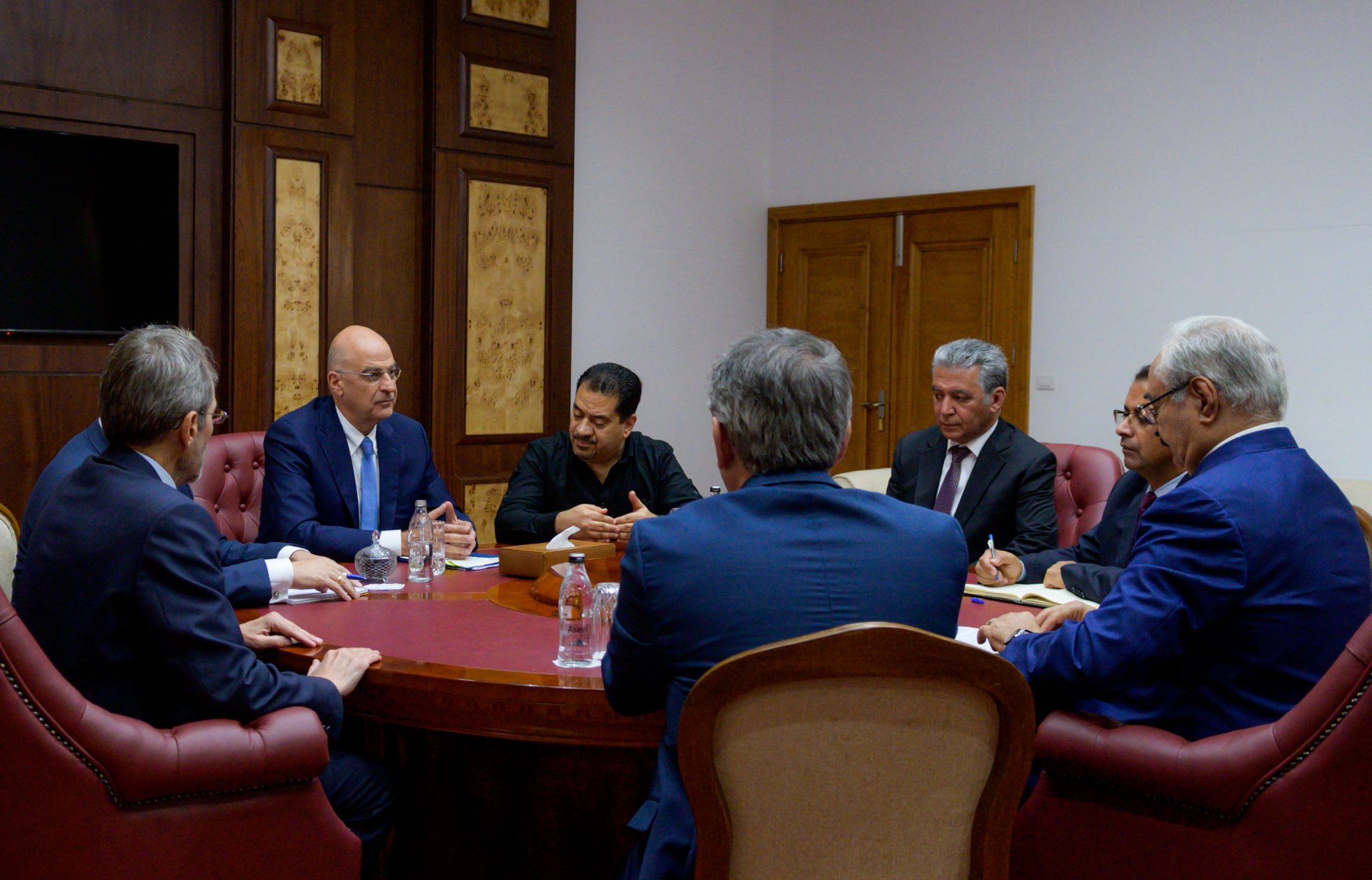 Δένδιας: Συνάντηση με τον στρατάρχη Χαφτάρ στη Βεγγάζη