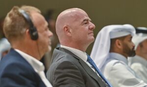 Νέες σκιές για τον Ινφαντίνο: Το πλουσιοπάροχο μπόνους αποχώρησης σε πρώην γραμματέα του