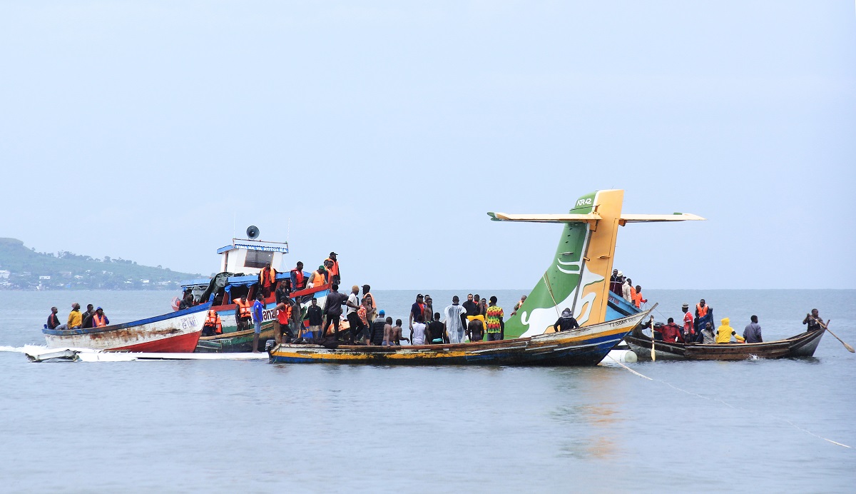 Aεροπορικό δυστύχημα στην Τανζανία © EPA/STR