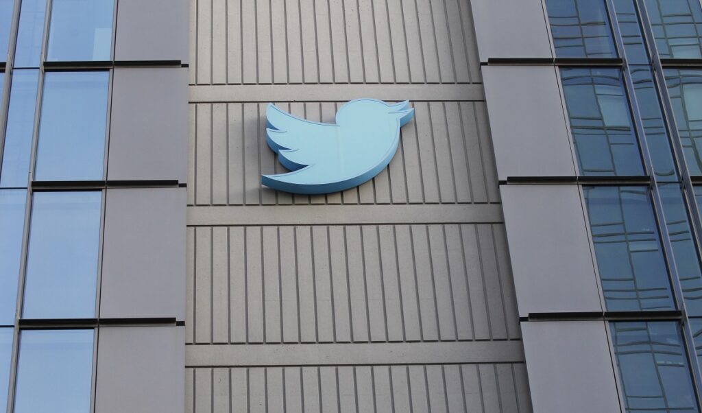 Twitter: Καταργεί την πολιτική για παραπληροφόρηση κατά της Covid-19