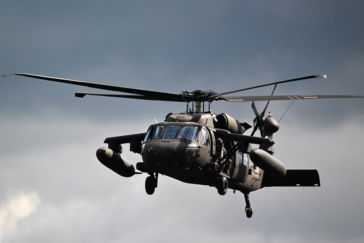 Το ελικόπτερο UH-60 Black Hawk © EPA/DAREK DELMANOWICZ POLAND OUT