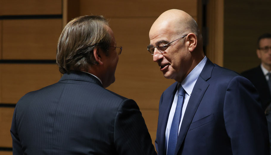 Στις Βρυξέλλες ο Δένδιας © Pool / ΕΕ / Eurokinissi