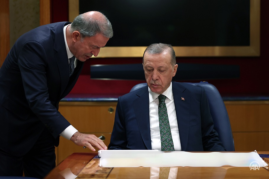 Τουρκία: Ο Ερντογάν δίνει εντολή να βομβαρδίσουν Συρία και Β. Ιράκ