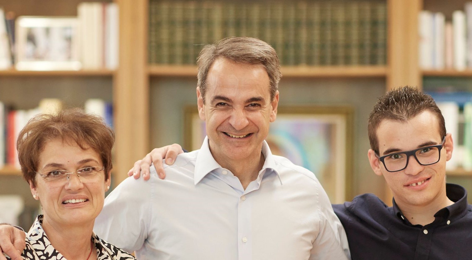 Μητσοτάκης: Πέρασε τη μέρα του με τον 26χρονο Γ. Τσεβά στο πλαίσιο της DuoDay