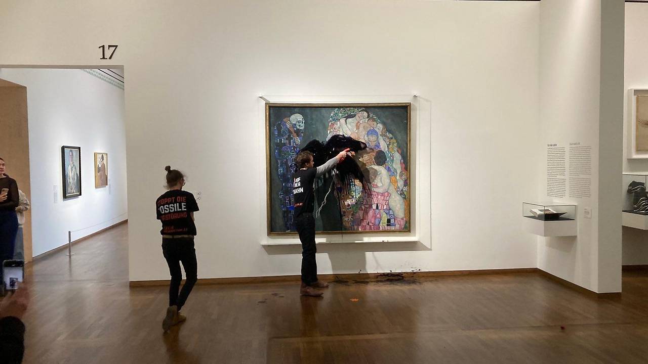 Αυστρία: Ακτιβιστές πέταξαν μαύρο υγρό σε αριστούργημα του Κλιμτ