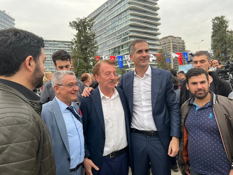 Μπακογιάννης: Η θερμή υποδοχή που δέχθηκε στην Κωνσταντινούπολη
