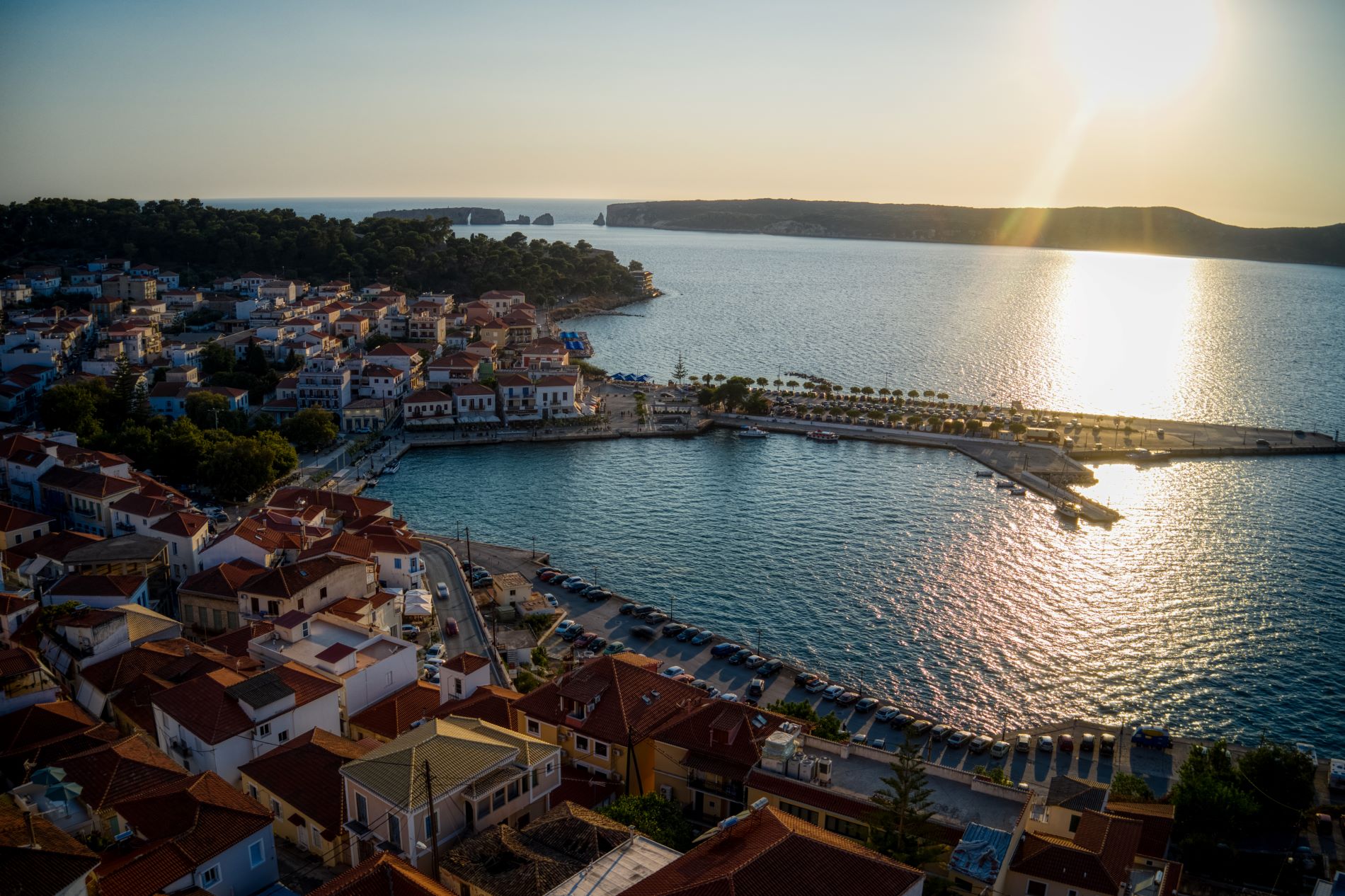 Οι… άγνωστοι επενδυτές για τη Μαρίνα Πύλου, η διπλή ευκαιρία για τους οφειλέτες του ΕΦΚΑ και η άφιξη νέας αθλητικής αλυσίδας