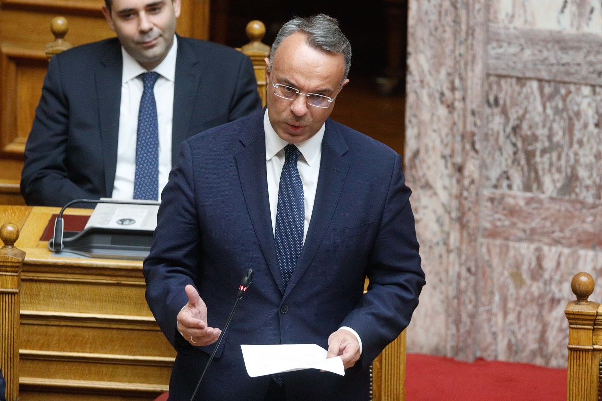 Καμπανάκι Σταϊκούρα για κίνδυνο αύξησης του ιδιωτικού χρέους