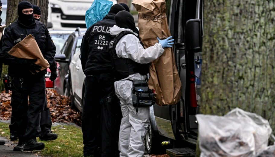 Έρευνες για την απόπειρα πραξικοπήματος στη Γερμανία © EPA/FILIP SINGER