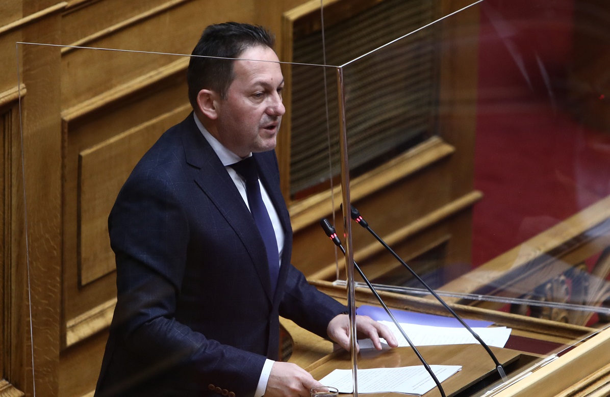 Πέτσας: Υλοποιούμε έργα που θα βοηθήσουν τη χώρα
