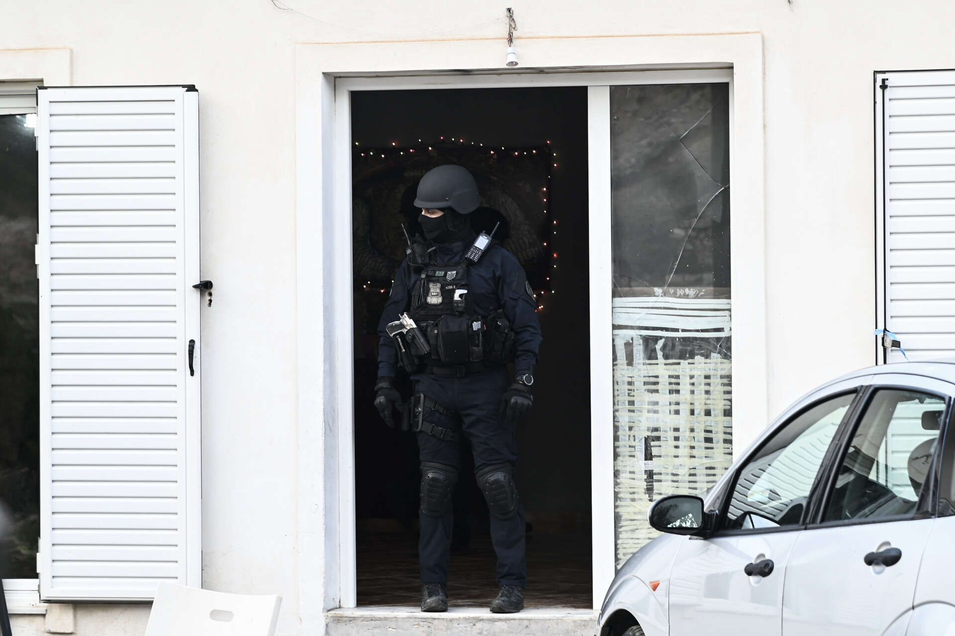 Επιχείρηση της Ελληνικής Αστυνομίας σε καταυλισμό Ρομά ©