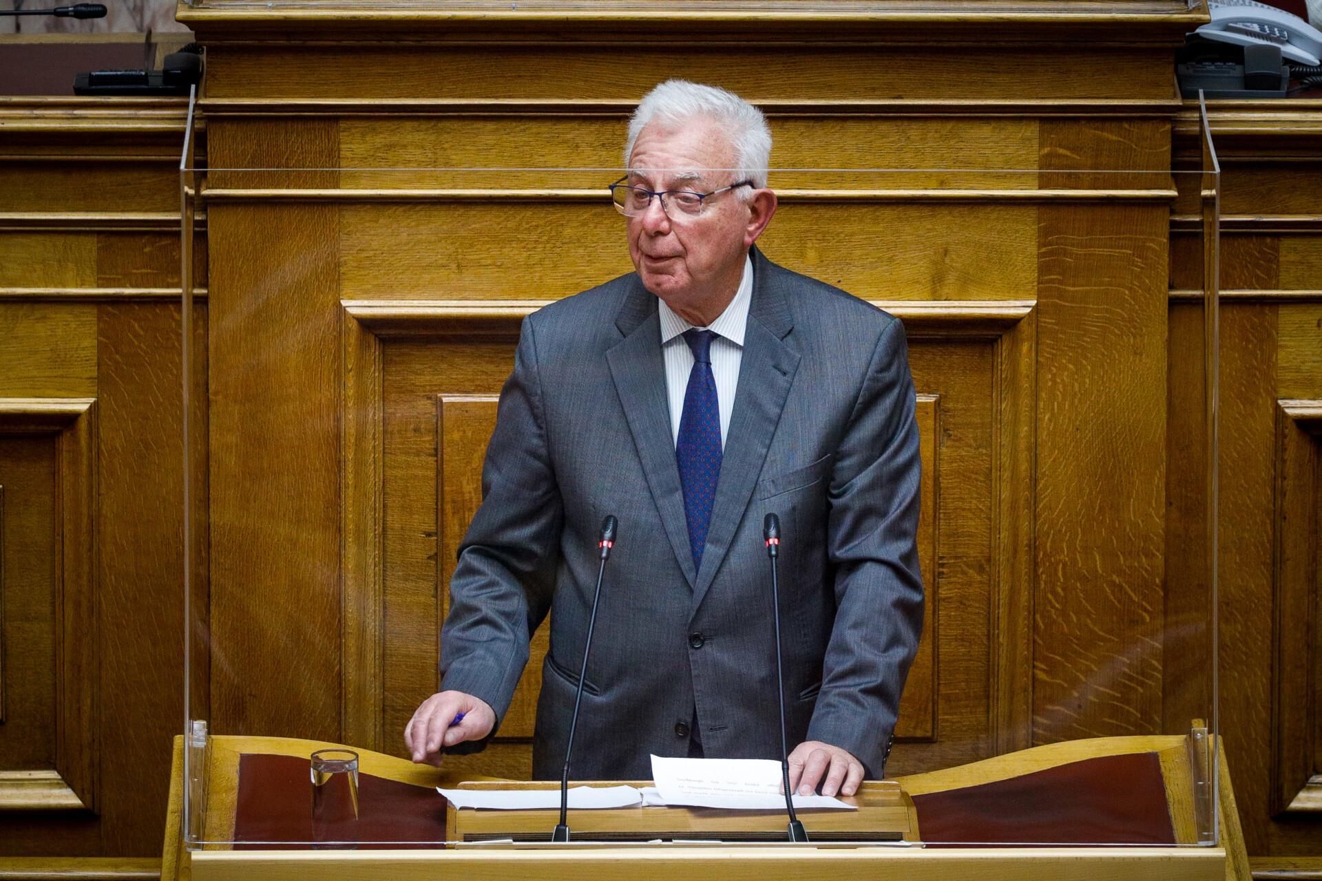Κόντρα Πικραμμένου – Ραγκούση στη Βουλή